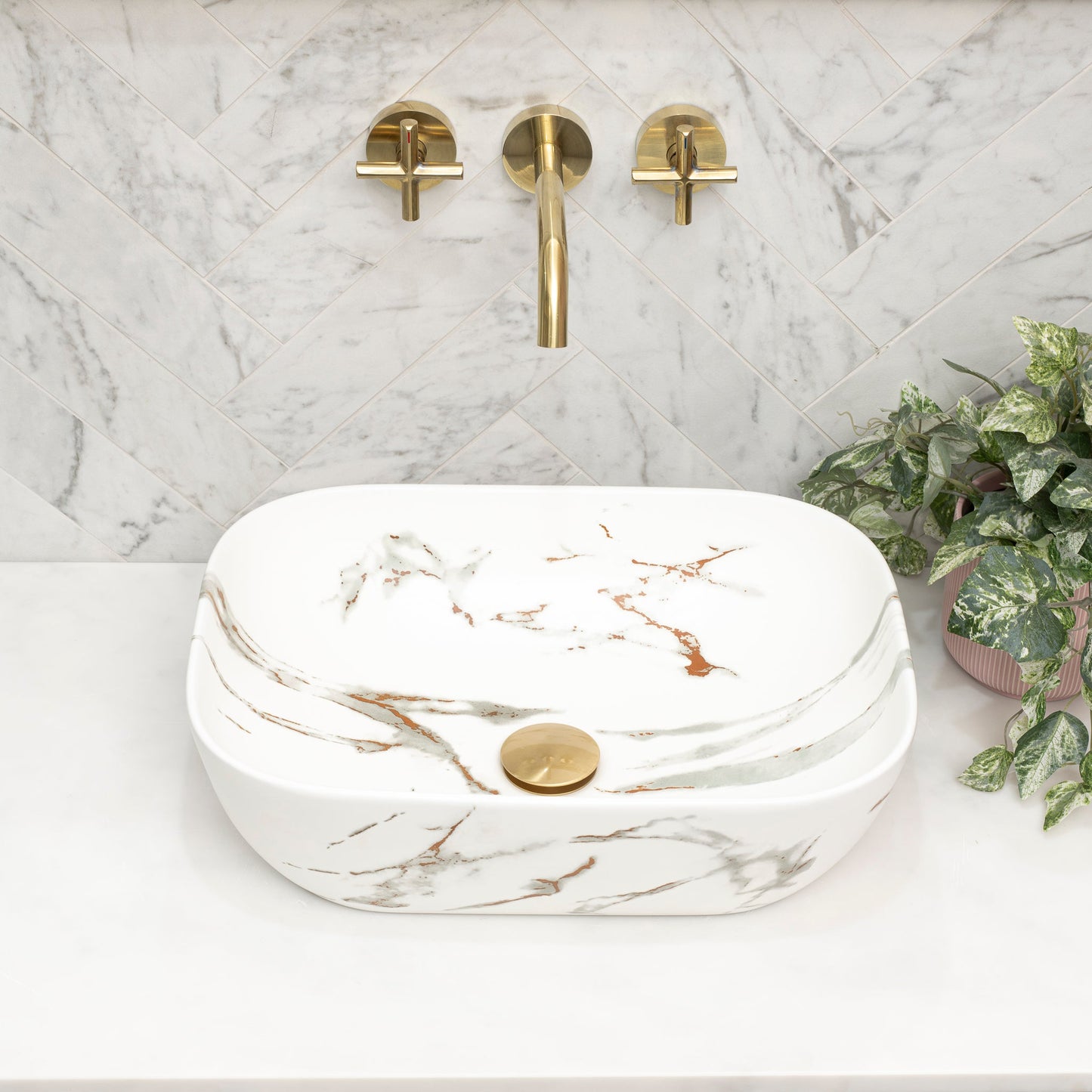 Kheub Square Curved Rectangularmatte Calacatta Compact