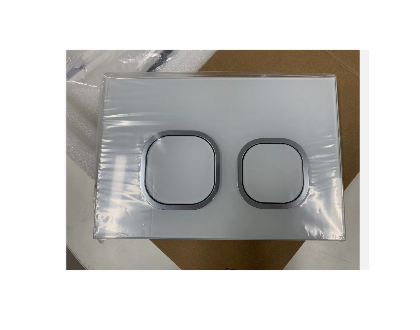 WHITE SQUARE/ROUND (chrome outline) GLASS INWALL CISTERN BUTTON
